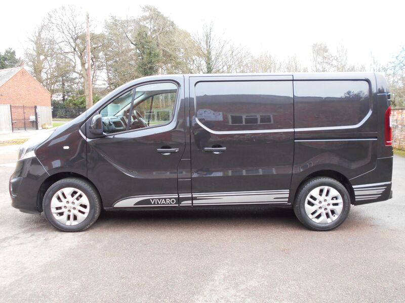 VAUXHALL VIVARO