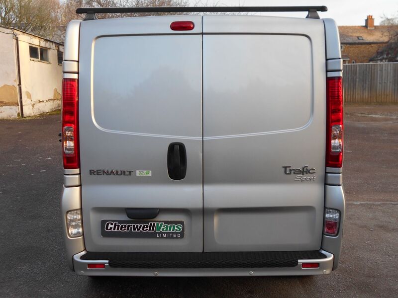 RENAULT TRAFIC