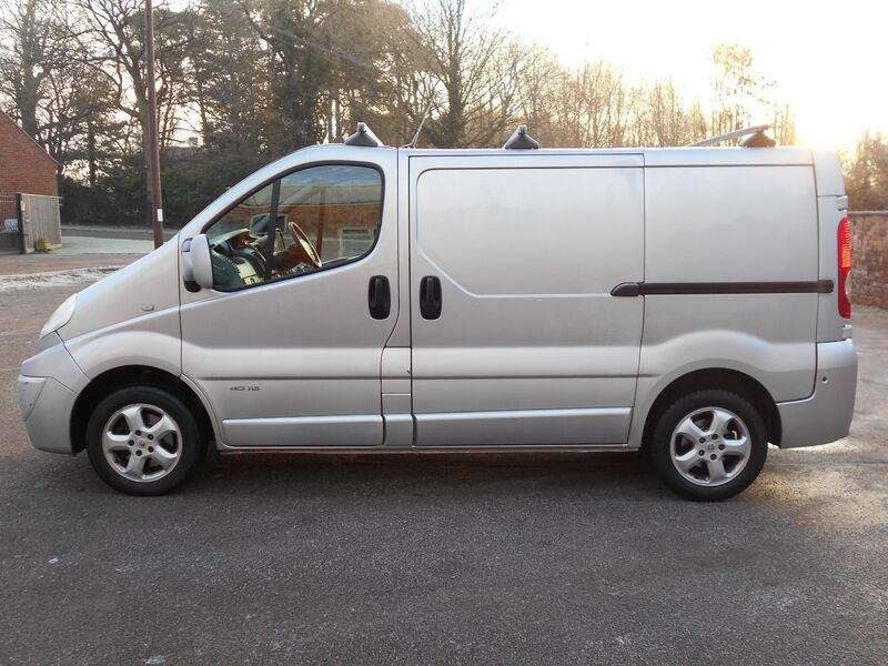 RENAULT TRAFIC