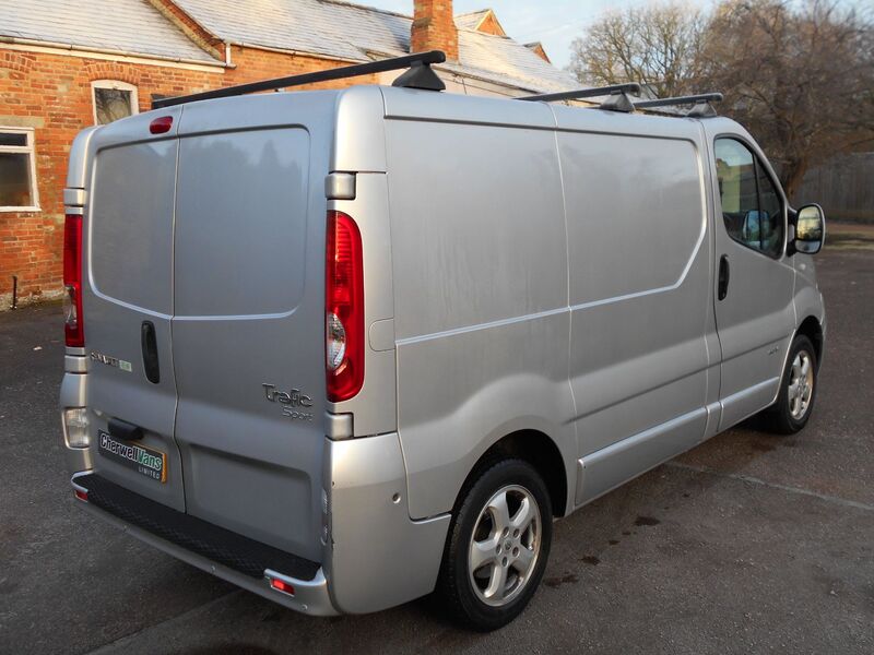 RENAULT TRAFIC