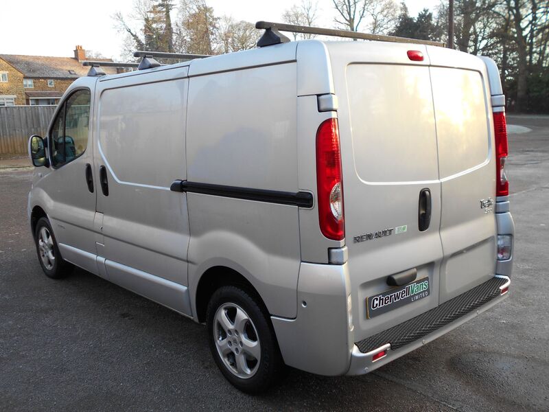 RENAULT TRAFIC