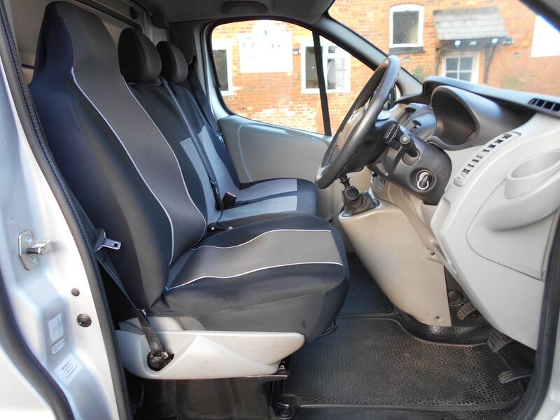 RENAULT TRAFIC