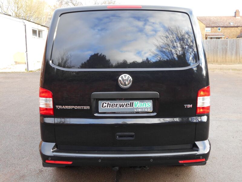 VOLKSWAGEN TRANSPORTER KOMBI