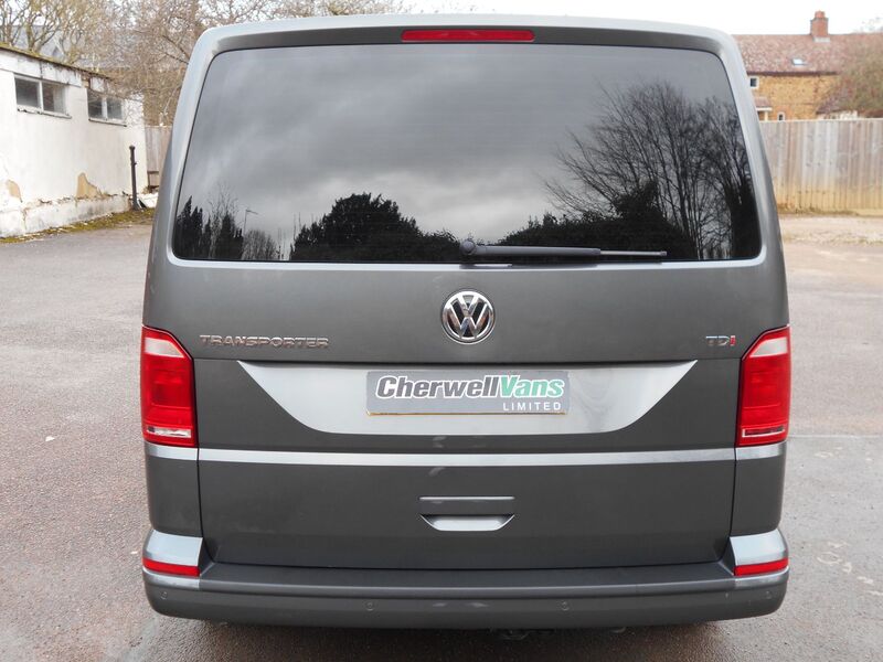 VOLKSWAGEN TRANSPORTER KOMBI