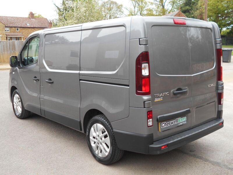 RENAULT TRAFIC