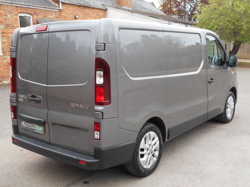 RENAULT TRAFIC