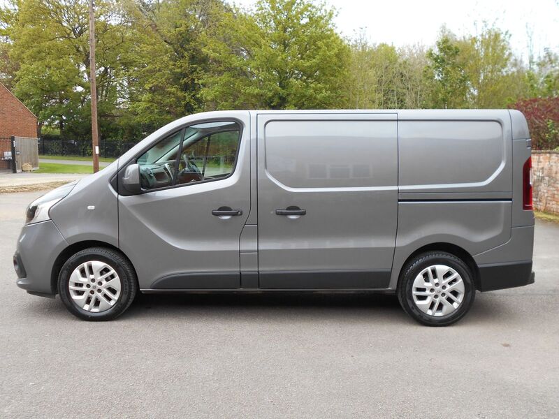RENAULT TRAFIC