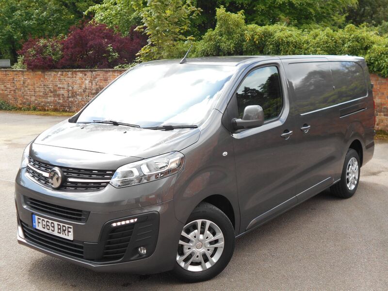 VAUXHALL VIVARO