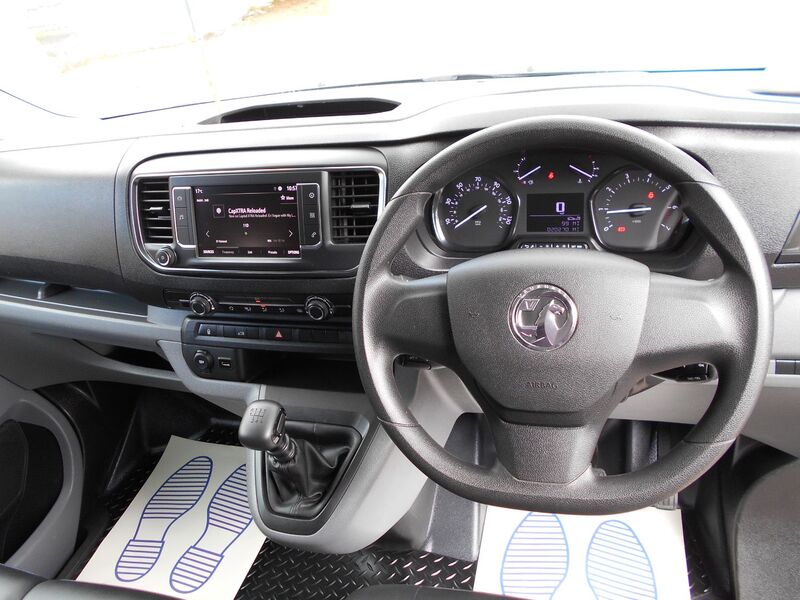 VAUXHALL VIVARO