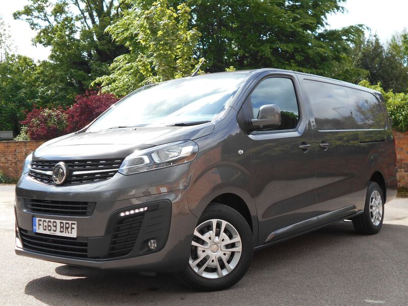 VAUXHALL VIVARO