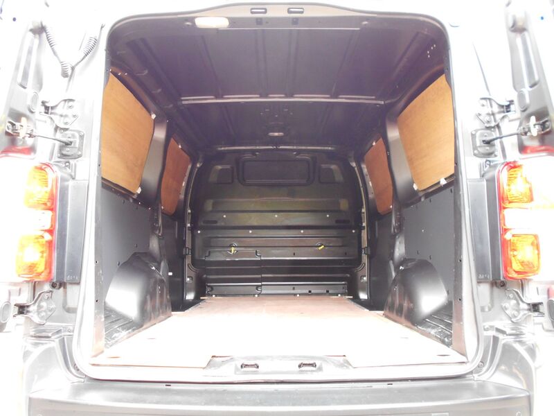 VAUXHALL VIVARO