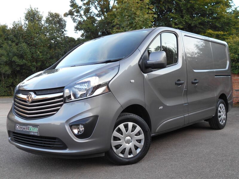 VAUXHALL VIVARO