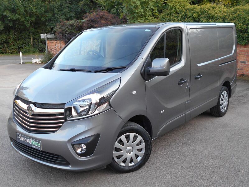 VAUXHALL VIVARO