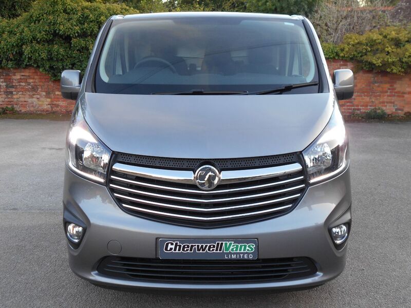 VAUXHALL VIVARO