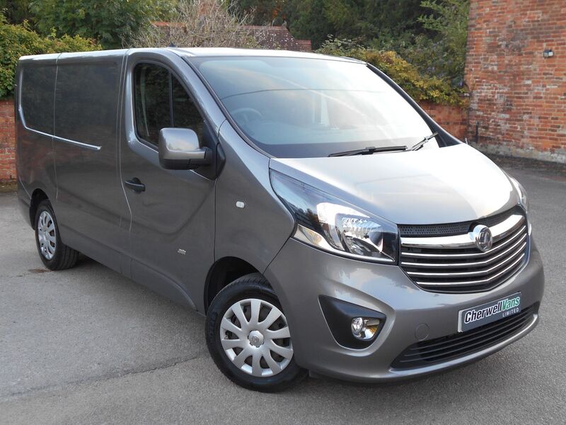 VAUXHALL VIVARO