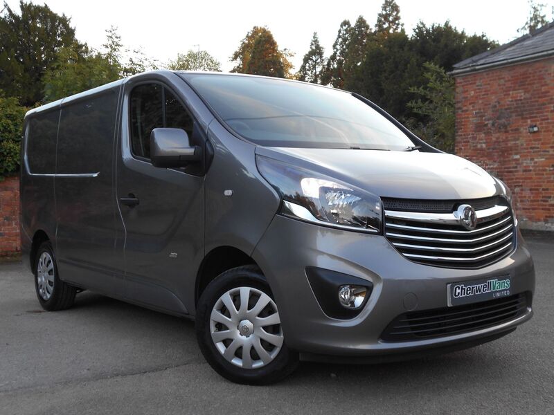 VAUXHALL VIVARO