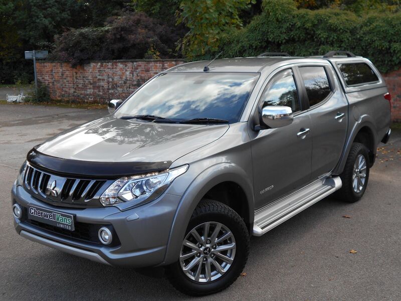 MITSUBISHI L200