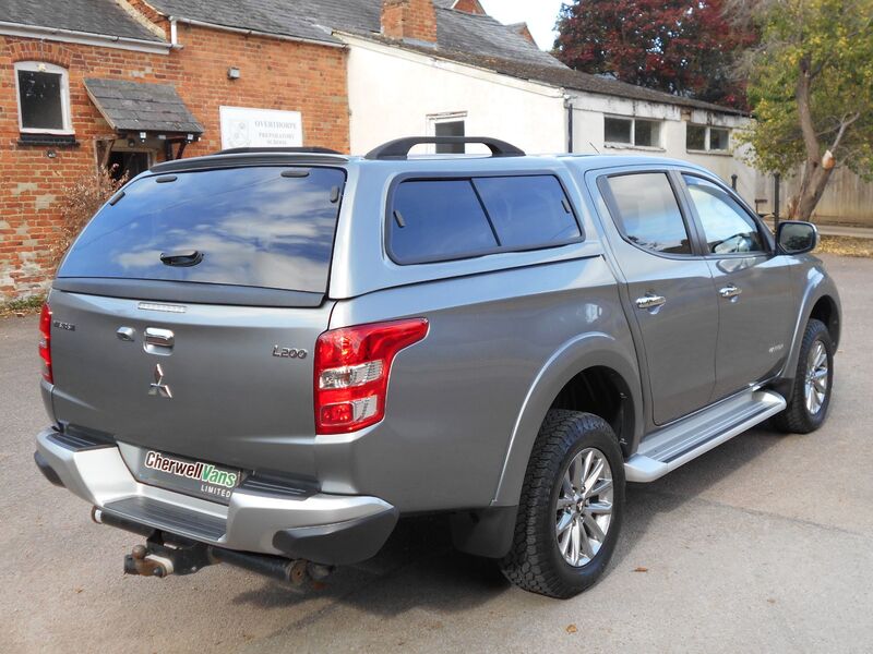 MITSUBISHI L200