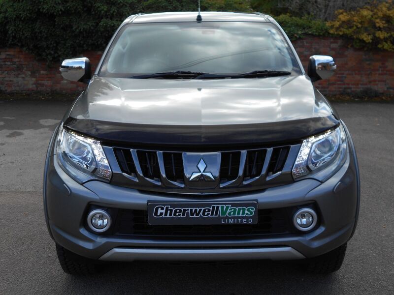 View MITSUBISHI L200 Warrior 2.4 DI-D Double Cab Pickup 178bhp *NO VAT* Euro 6 44,000