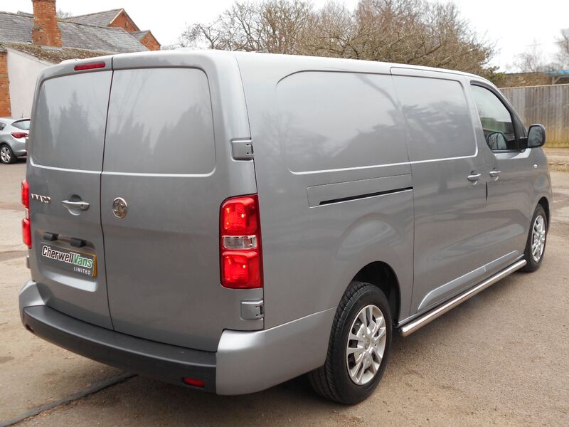 VAUXHALL VIVARO