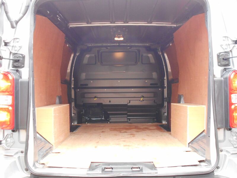 VAUXHALL VIVARO